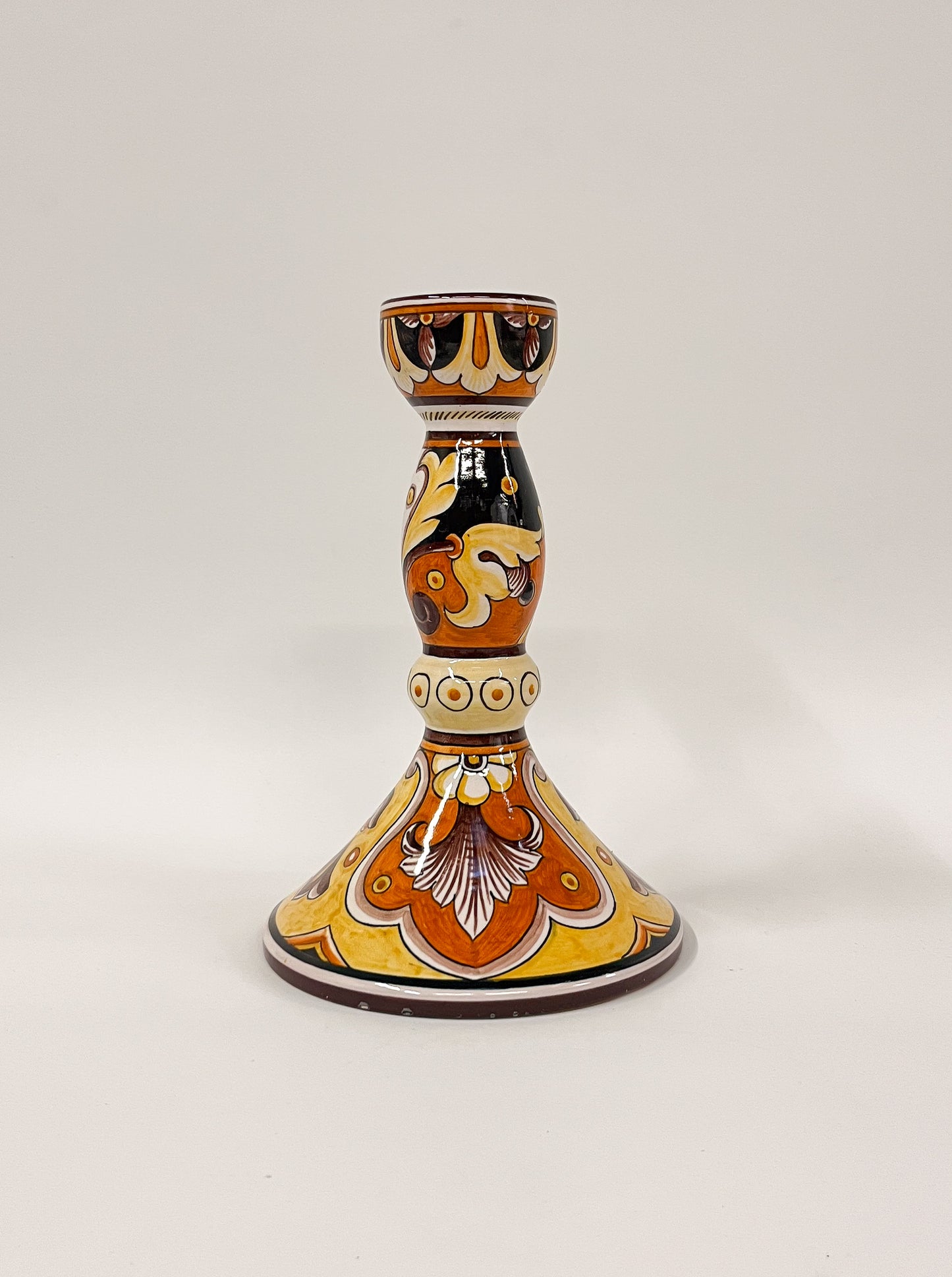 MAJOLIKA-KYNTTILÄNJALKA