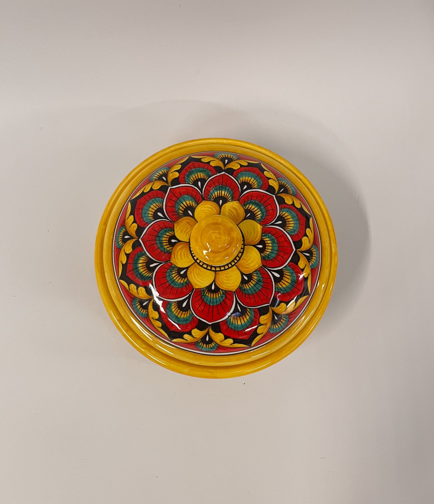 KANNELLINEN MAJOLIKA-KORISTERASIA